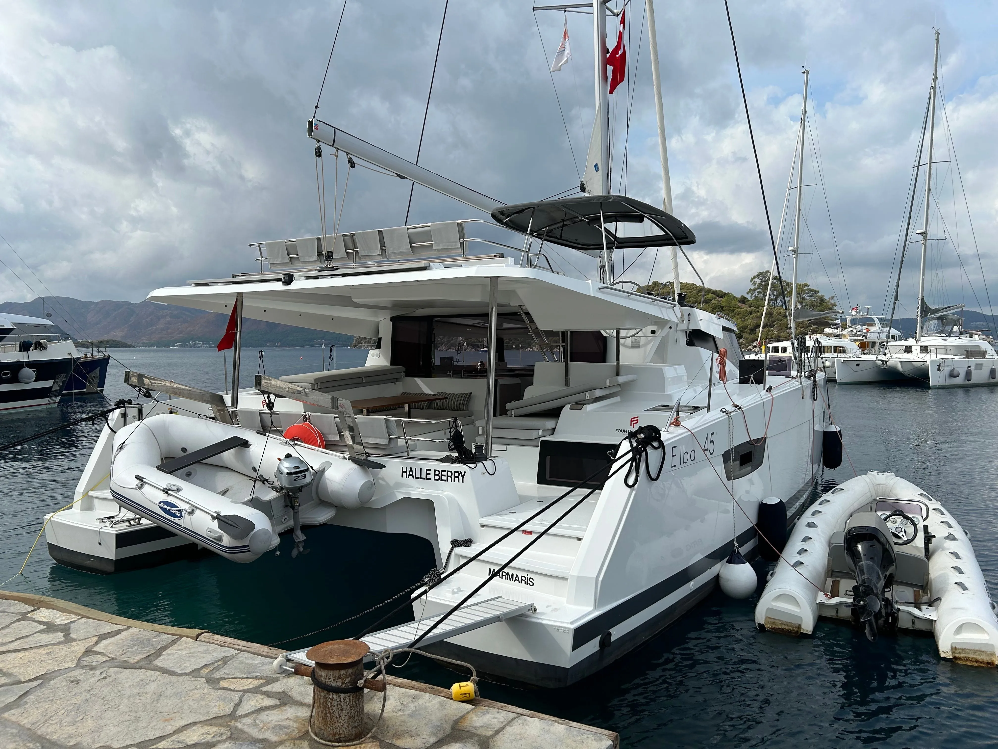 Halle Berry Mietboot - 5