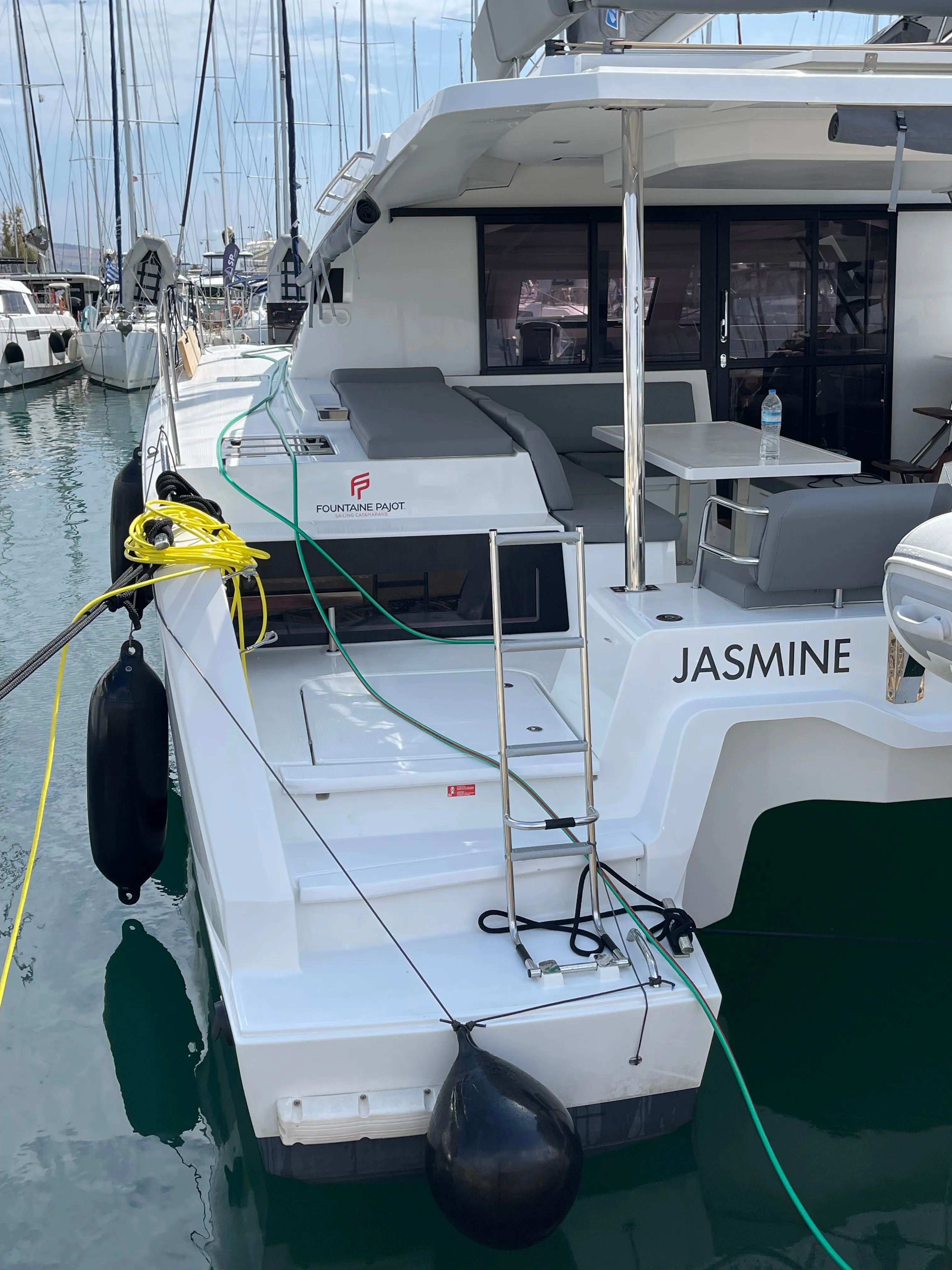 Jasmine Kiralık Teknesi