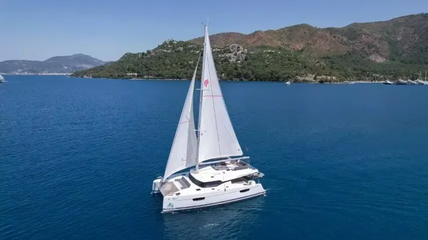 Лодка - 13.45м аренда Fountaine Pajot Elba 45 катамаран в Мармарис