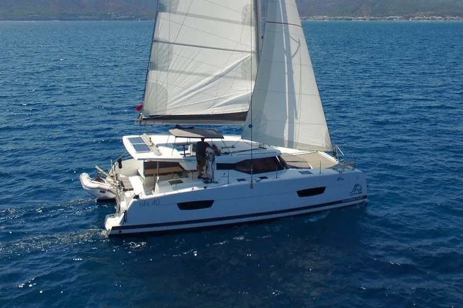 11.73m Marmaris Catamaran Fountaine Pajot Isla 40 Hire