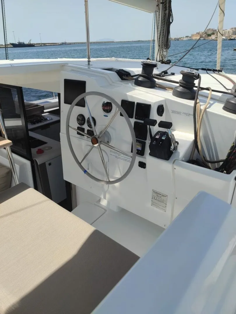Isla Charter Boat