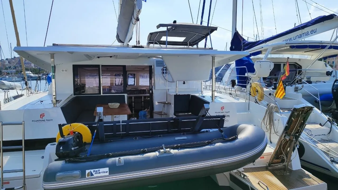 11.93m Nikiana Catamaran Fountaine Pajot Isla 40 Hire