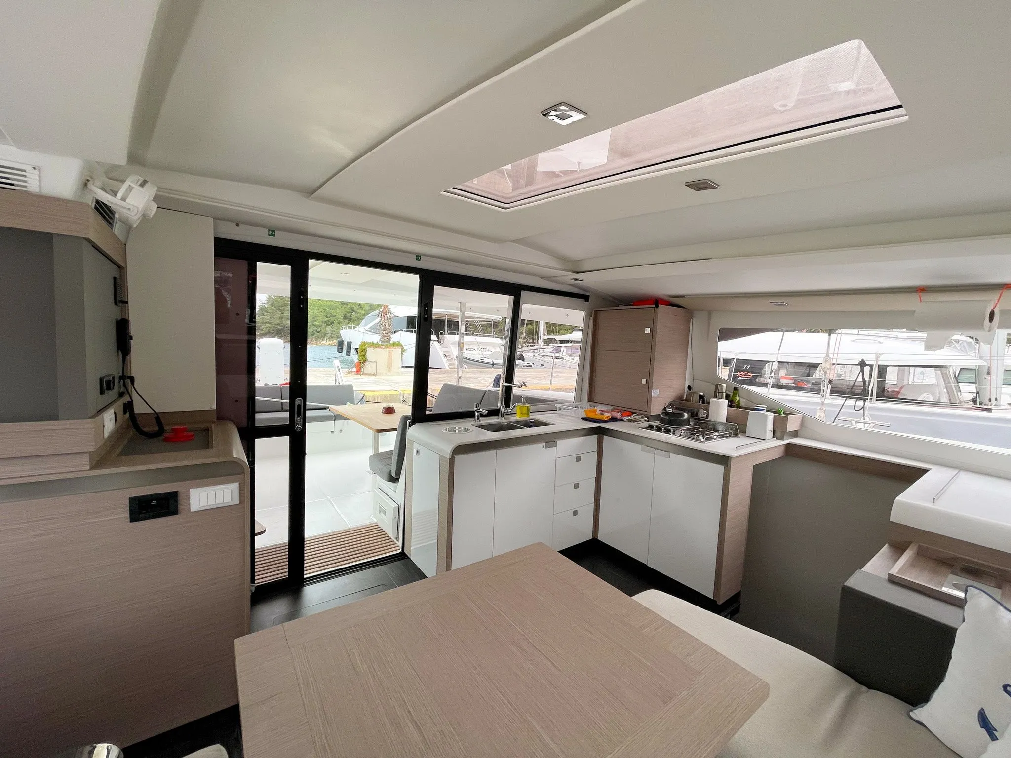 Charter a 11.93m Catamaran Fountaine Pajot Isla 40 in Orhaniye