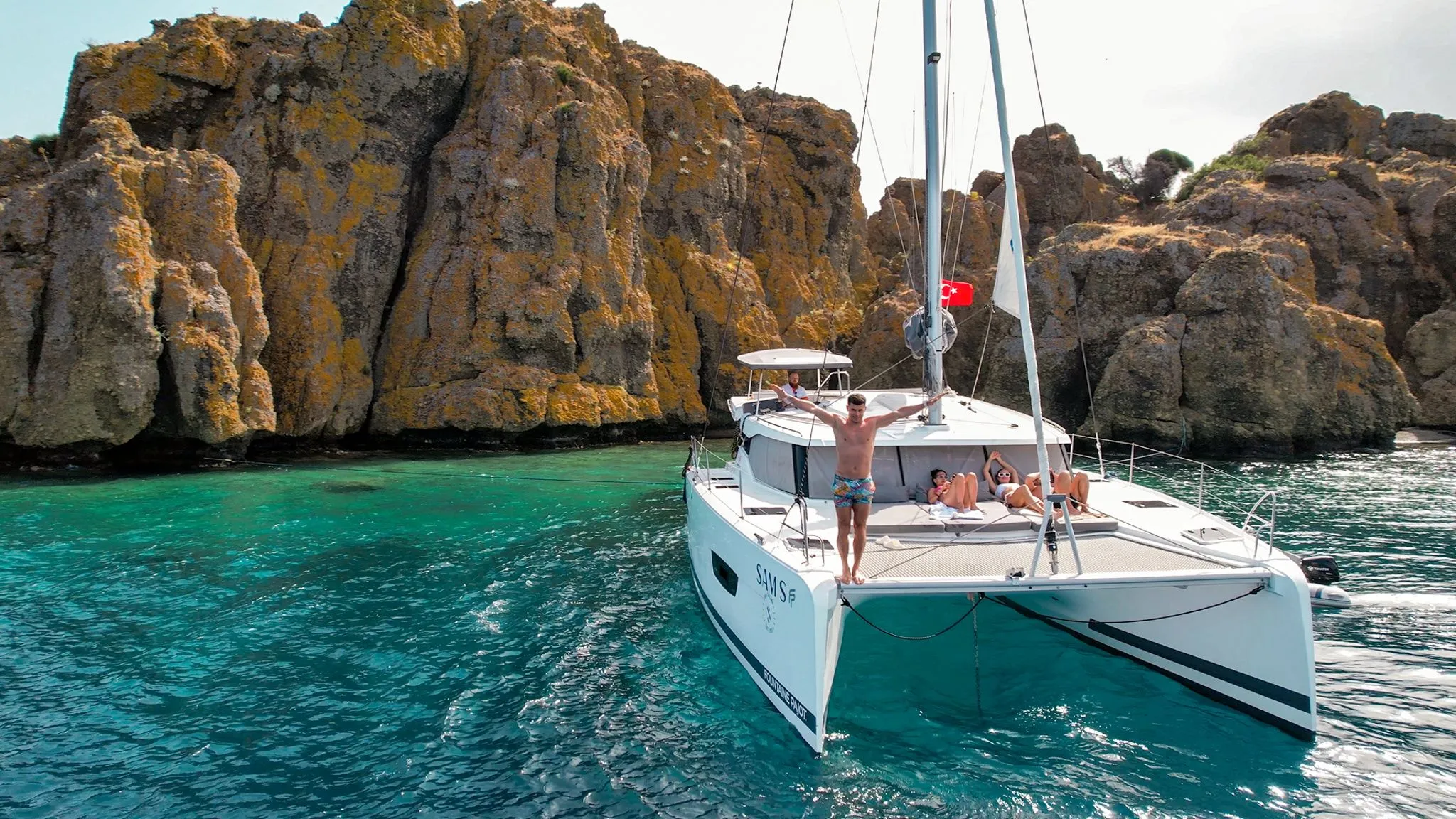 11.93m Orhaniye Fountaine Pajot Isla 40 Hire