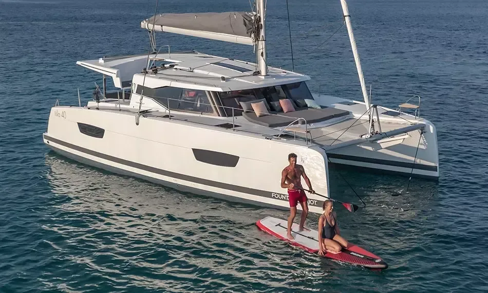 Charter a 11.93m Boat in Uturoa