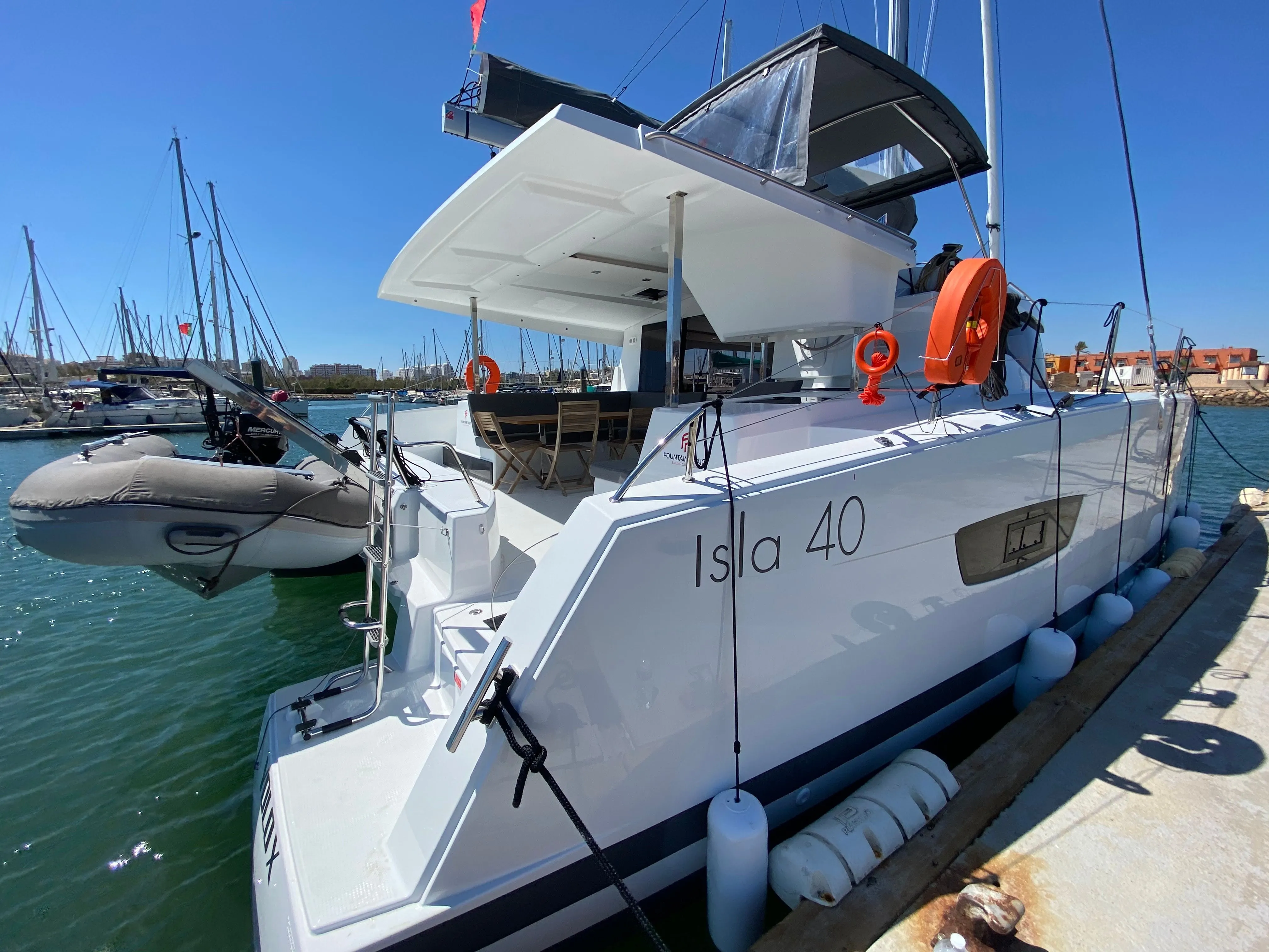 Explore Portimão on a 11.93m Rental Catamaran