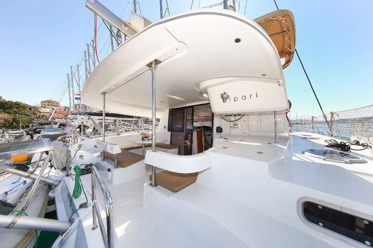 Mahana Charter Boat