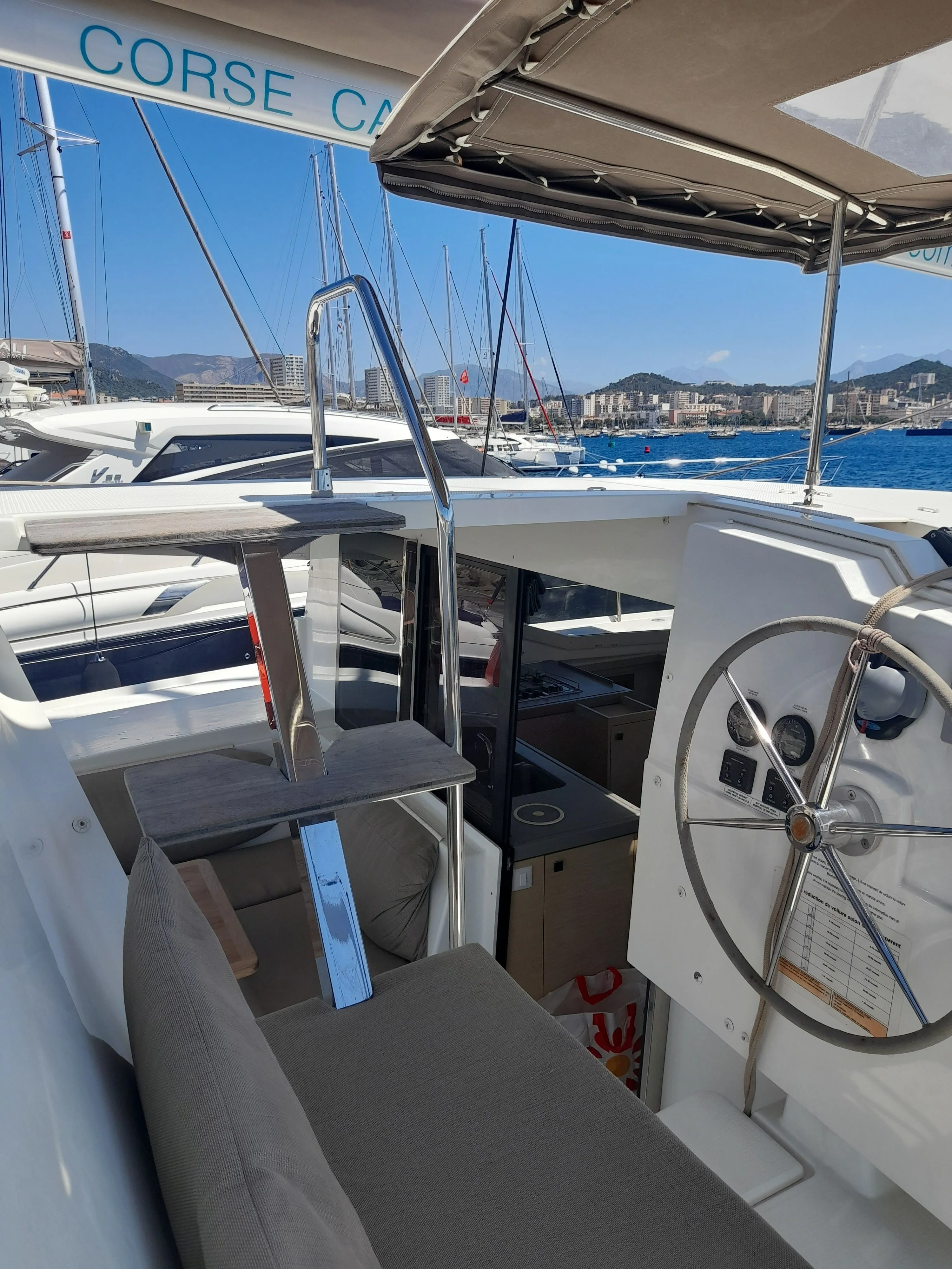 Folie des Maire Mietboot - 3