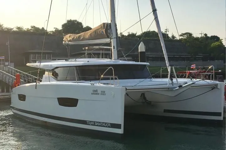 Rent a 11.73m Boat in Chang Wat Phuket