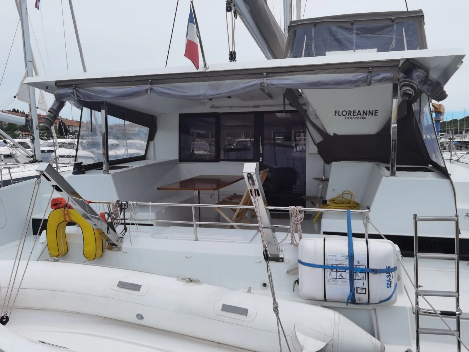 Charter a 12.19m Fountaine Pajot Lucia 40 in Pula