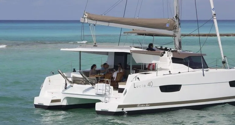 Luna Rossa 2 Charter Boat