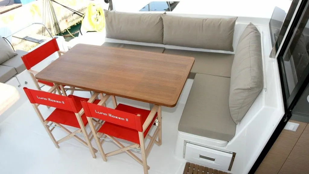 Luna Rossa 2 Charterboot - 5