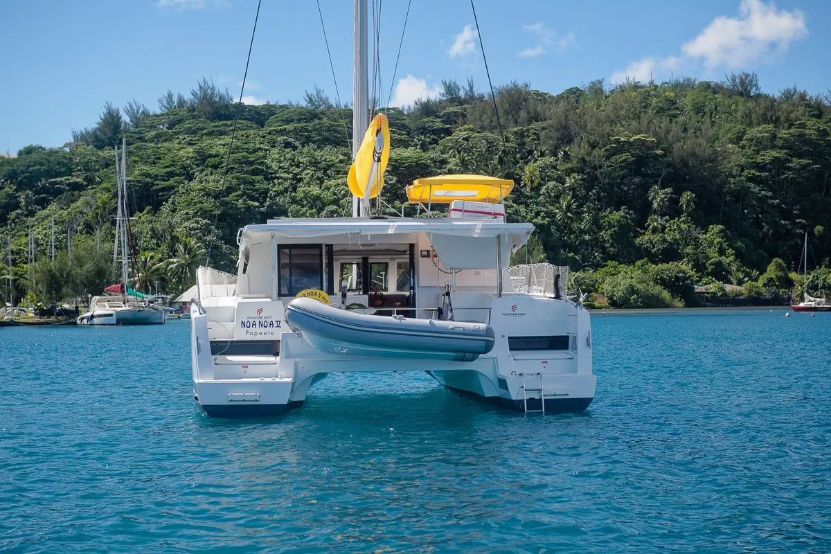 11.7m Uturoa Boat Hire