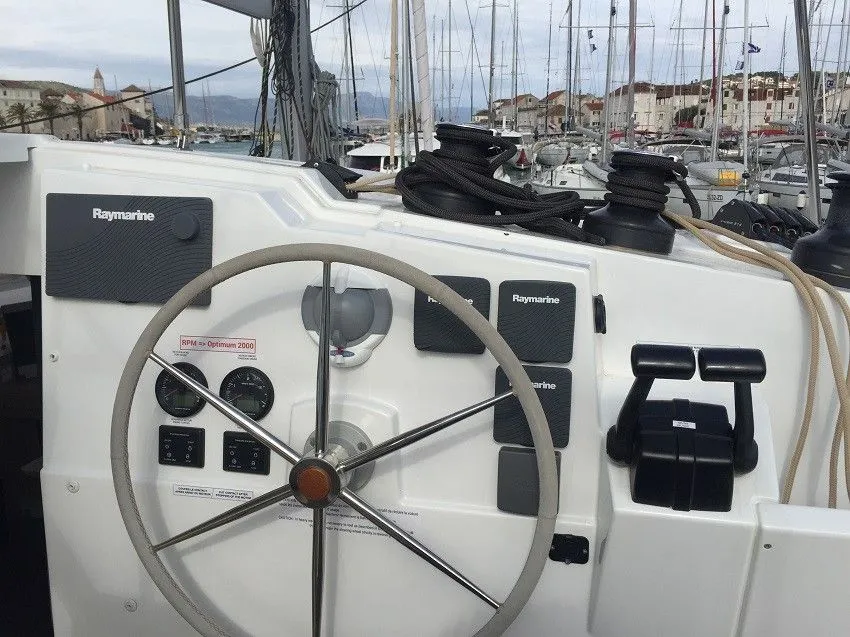 Rent a 11.73m Boat in Marina