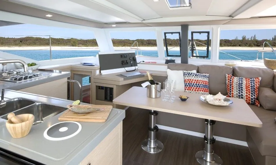 Explore Portimão on a 11.73m 4 Cabin Catamaran Rental