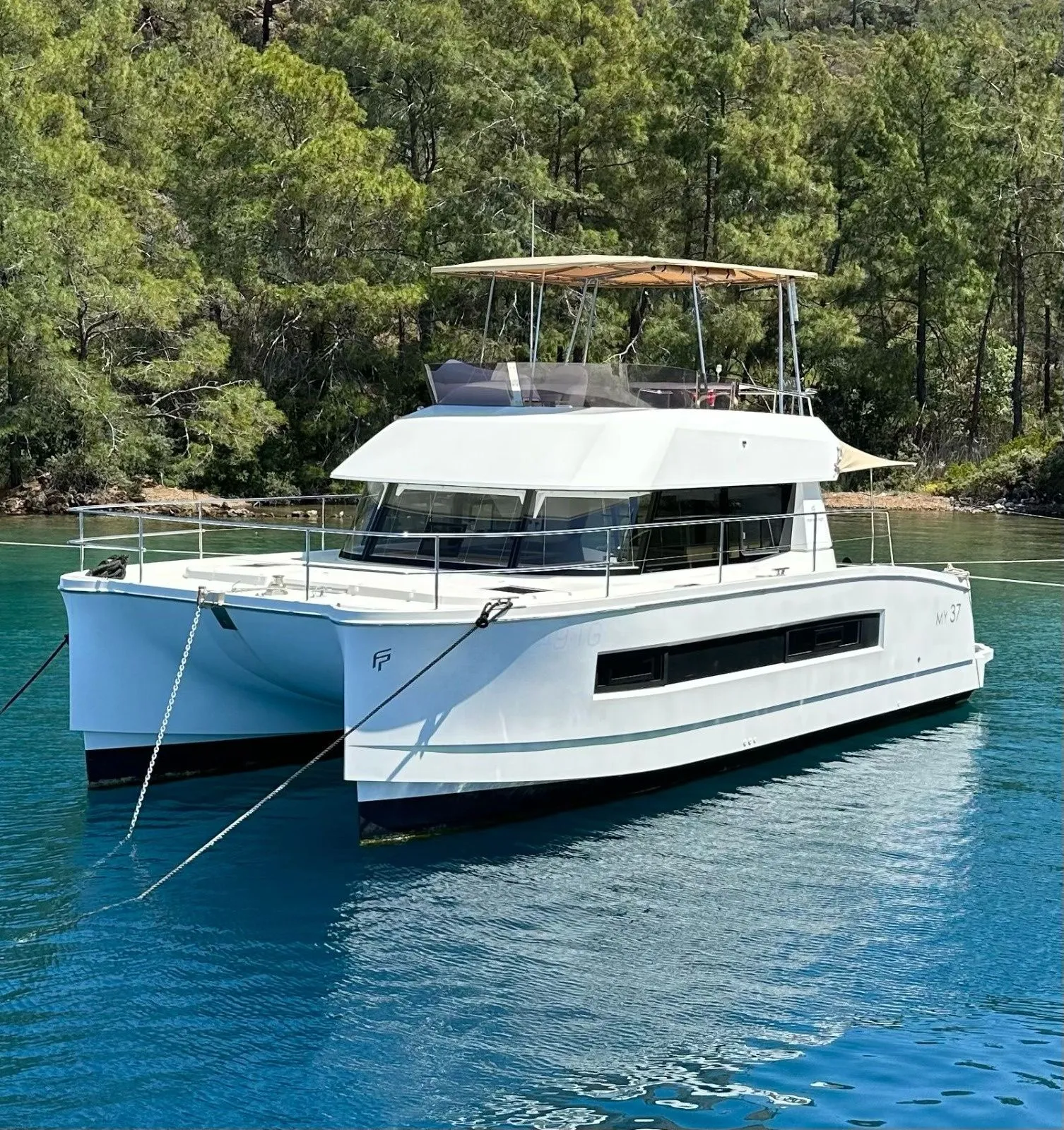 Göcek 11m Kiralık Motorlu katamaran Fountaine Pajot MY 37