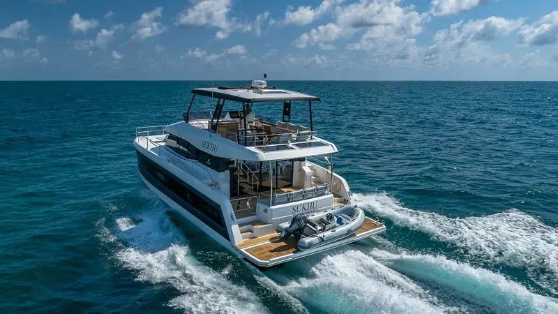 Charter a 13.4m Fountaine Pajot MY 44 Power Catamaran in Miami