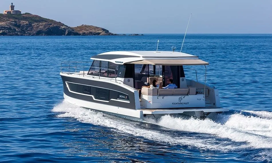 11.02m Marseille Power Catamaran Hire