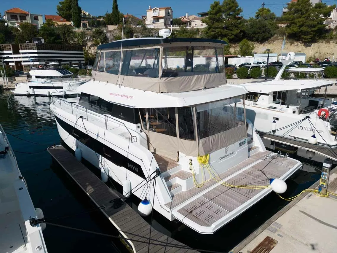 Family 2.0 Charter Boat