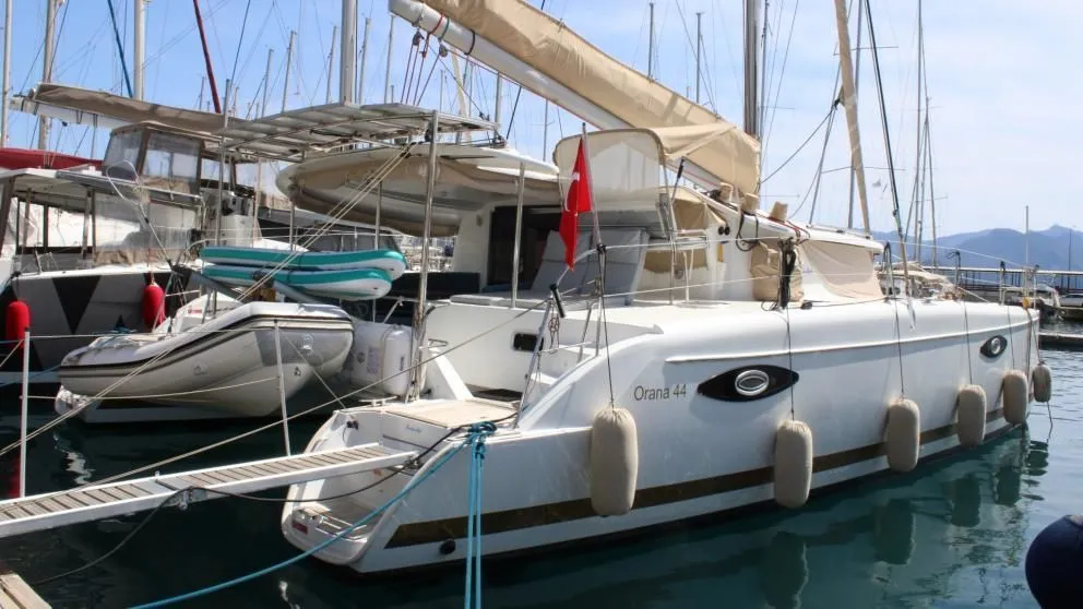 Лодка - Взять в чартер 13.41м Fountaine Pajot Orana 44 в Мармарис