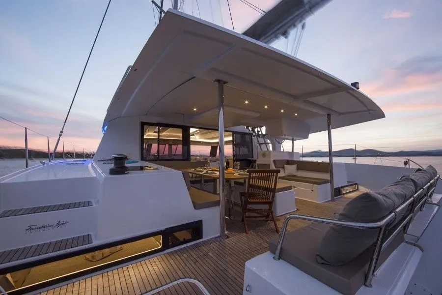 Rent a 14.98m 6 Cabin Catamaran in Belize City
