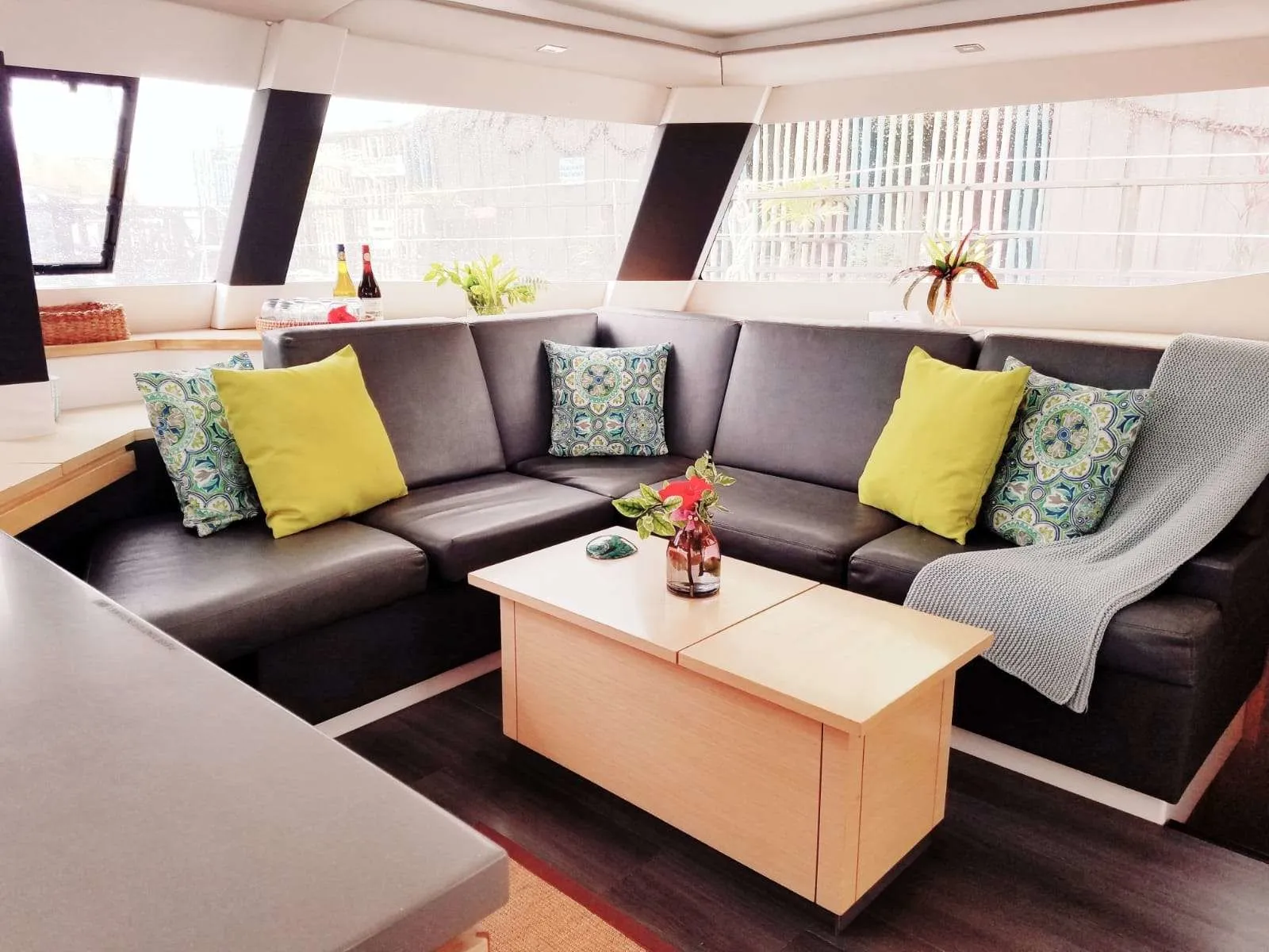 Charter a 15.24m Fountaine Pajot Saba 50 in Belize City