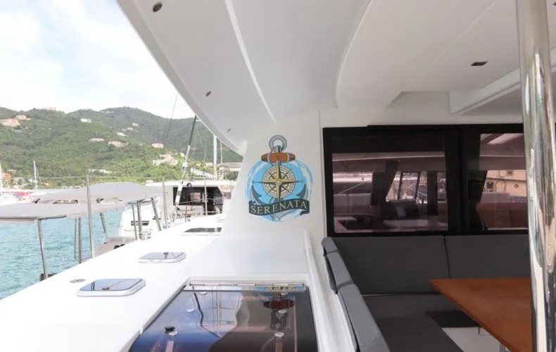 Serenata Charter Boat