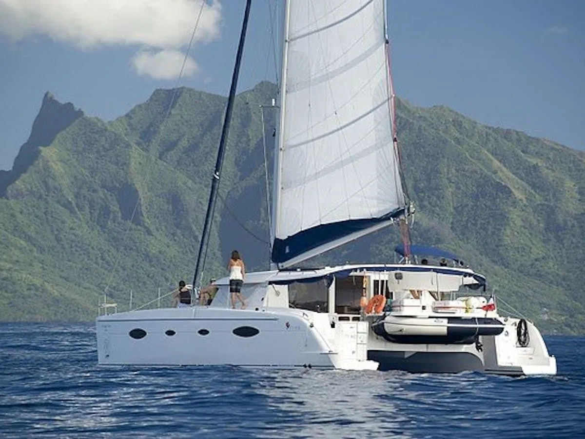 Charter a 14.3m Catamaran in Papeete