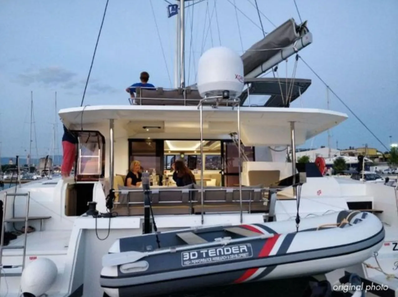 Felicia Charterboot - 3