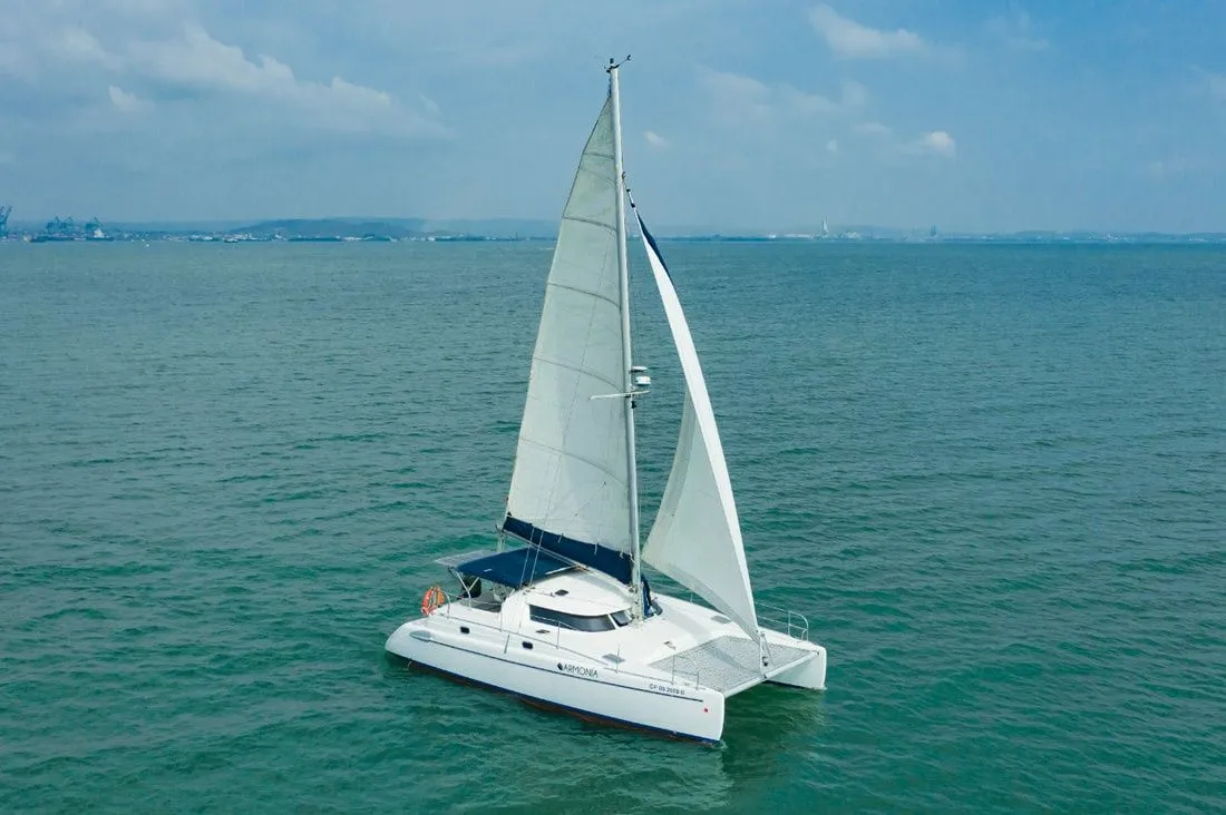 Armonía Charter Boat
