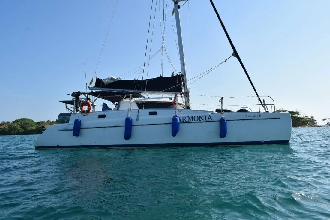 Armonía Charter Boat