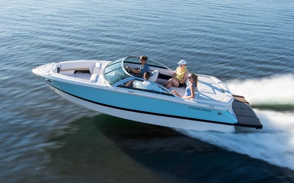 6.48m Golfe-Juan Four Winns 210 Horizon Motor Boat Hire