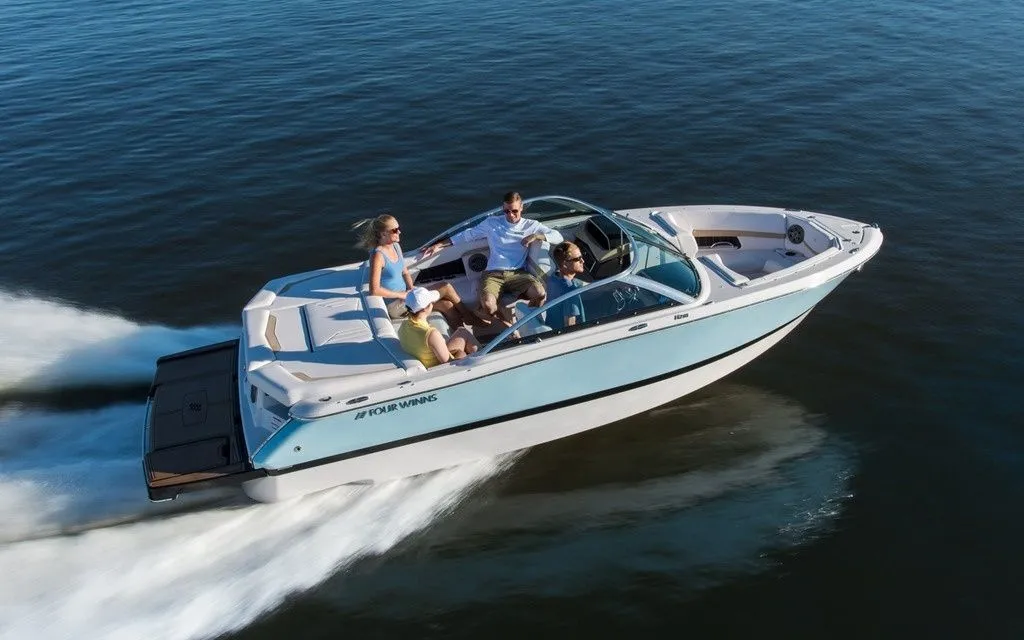 6.48m Golfe-Juan Four Winns 210 Horizon Motor Boat Hire