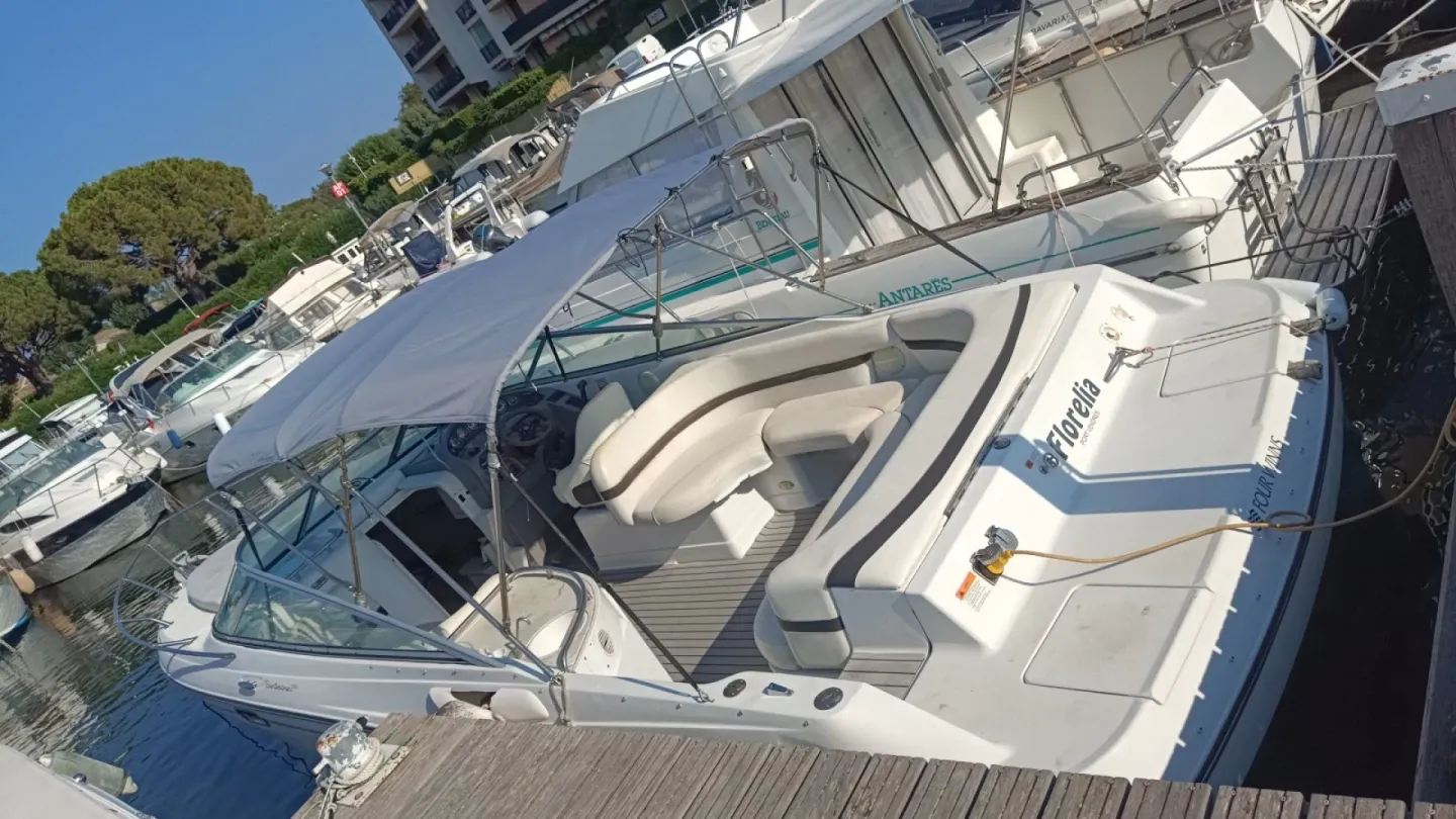 Charter a 8.6m Four Winns 285 Motor Yacht in Cannes