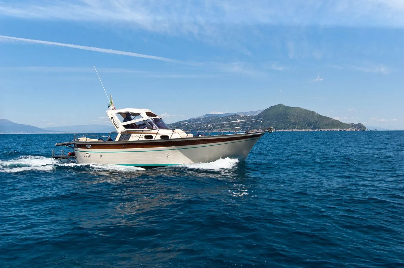 Fili Charter Boat