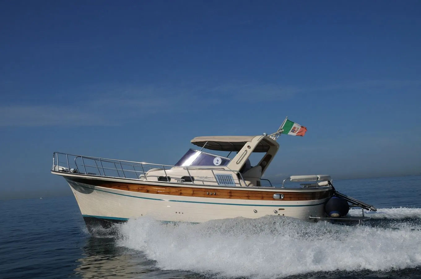 10m Positano Motor Yacht Fratelli Aprea 32 Hire