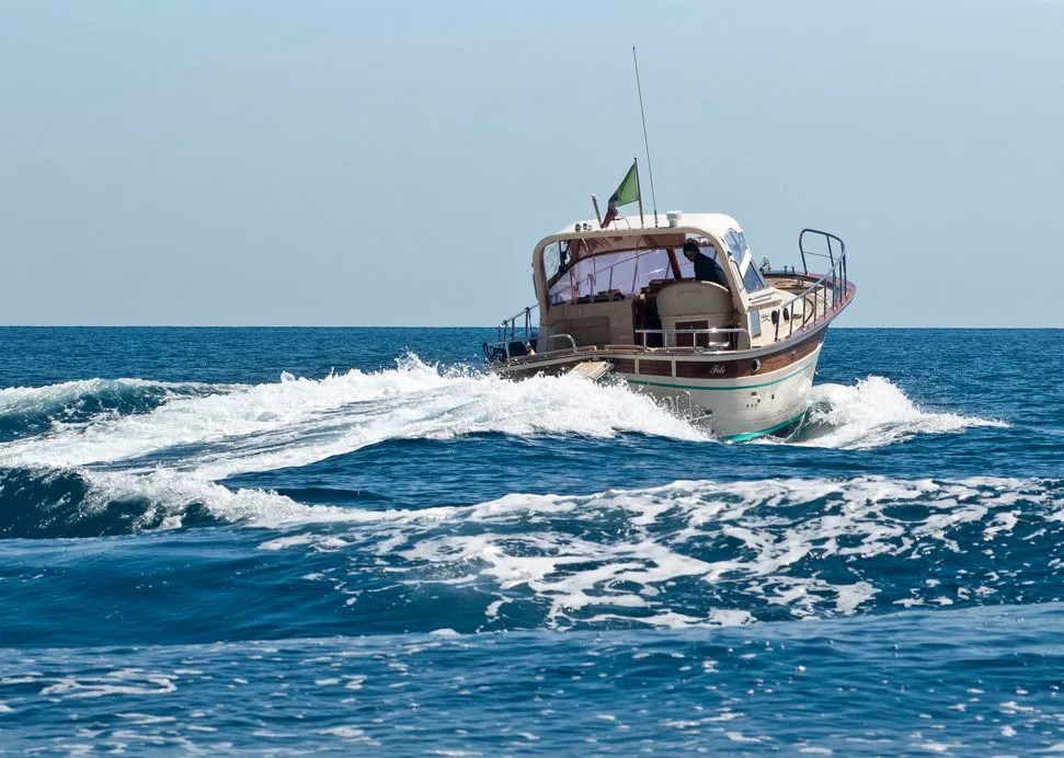 10m Positano Motor Yacht Fratelli Aprea 32 Hire