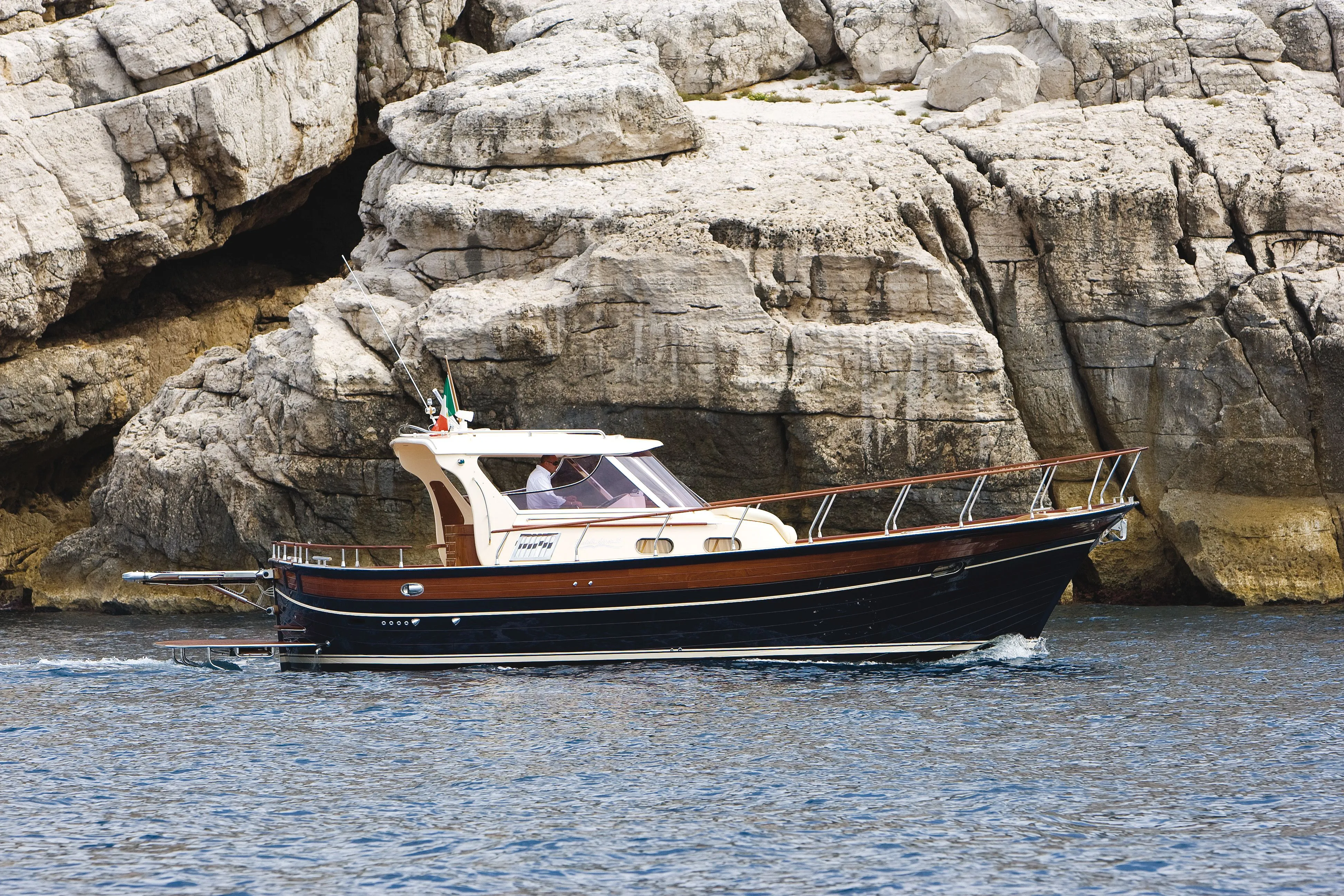 Boat - 12m Sorrento Fratelli Aprea 36 Hire