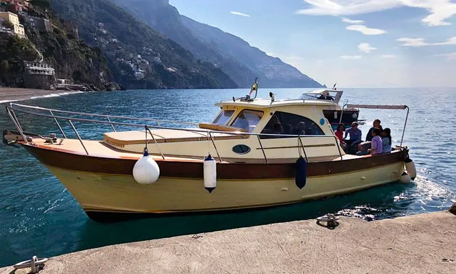 Charter a 10m Boat in Positano