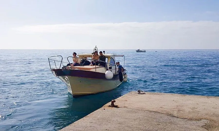 Charter a 10m Boat in Positano