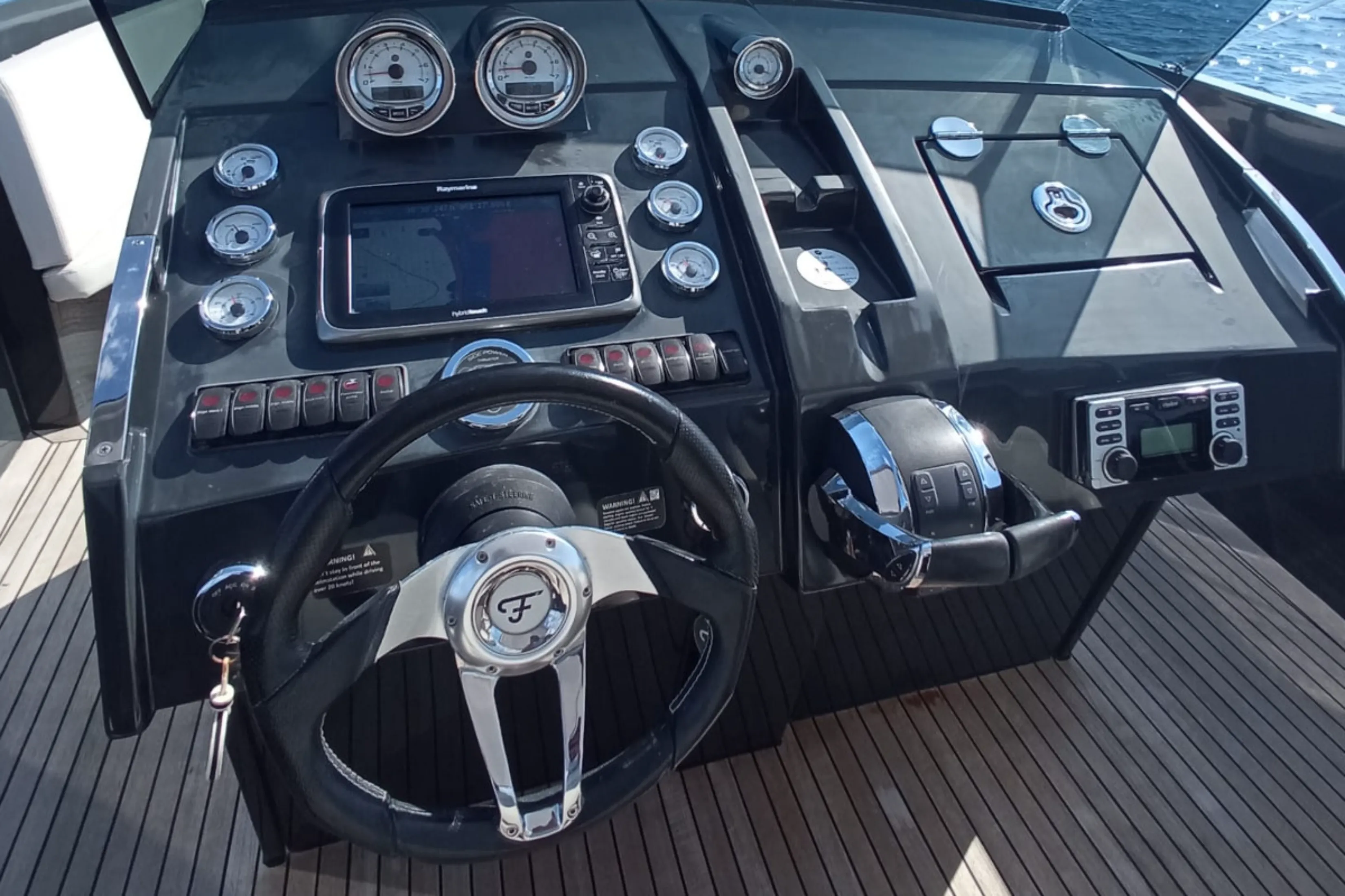 Rent a 9.99m Boat in El Toro