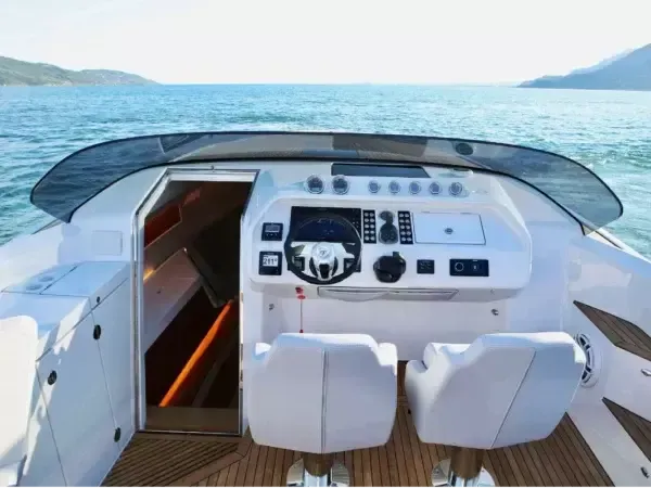 White Pearl Charterboot - 3