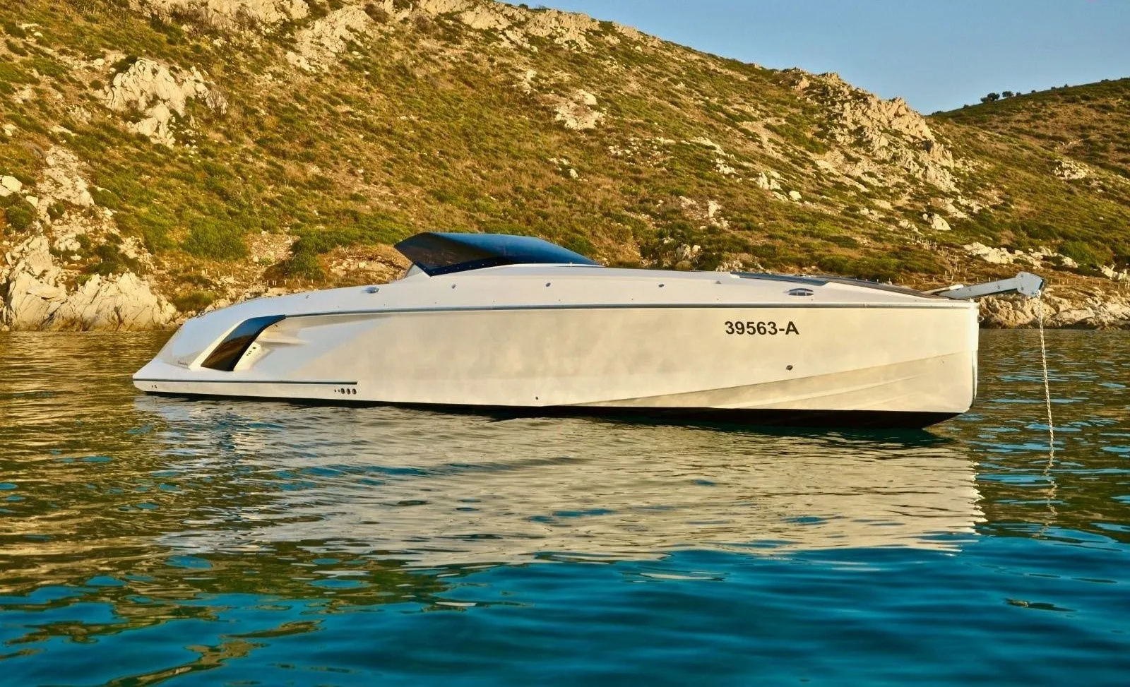 Boot - Explore Grimaud on a 13.9m Rental Boat