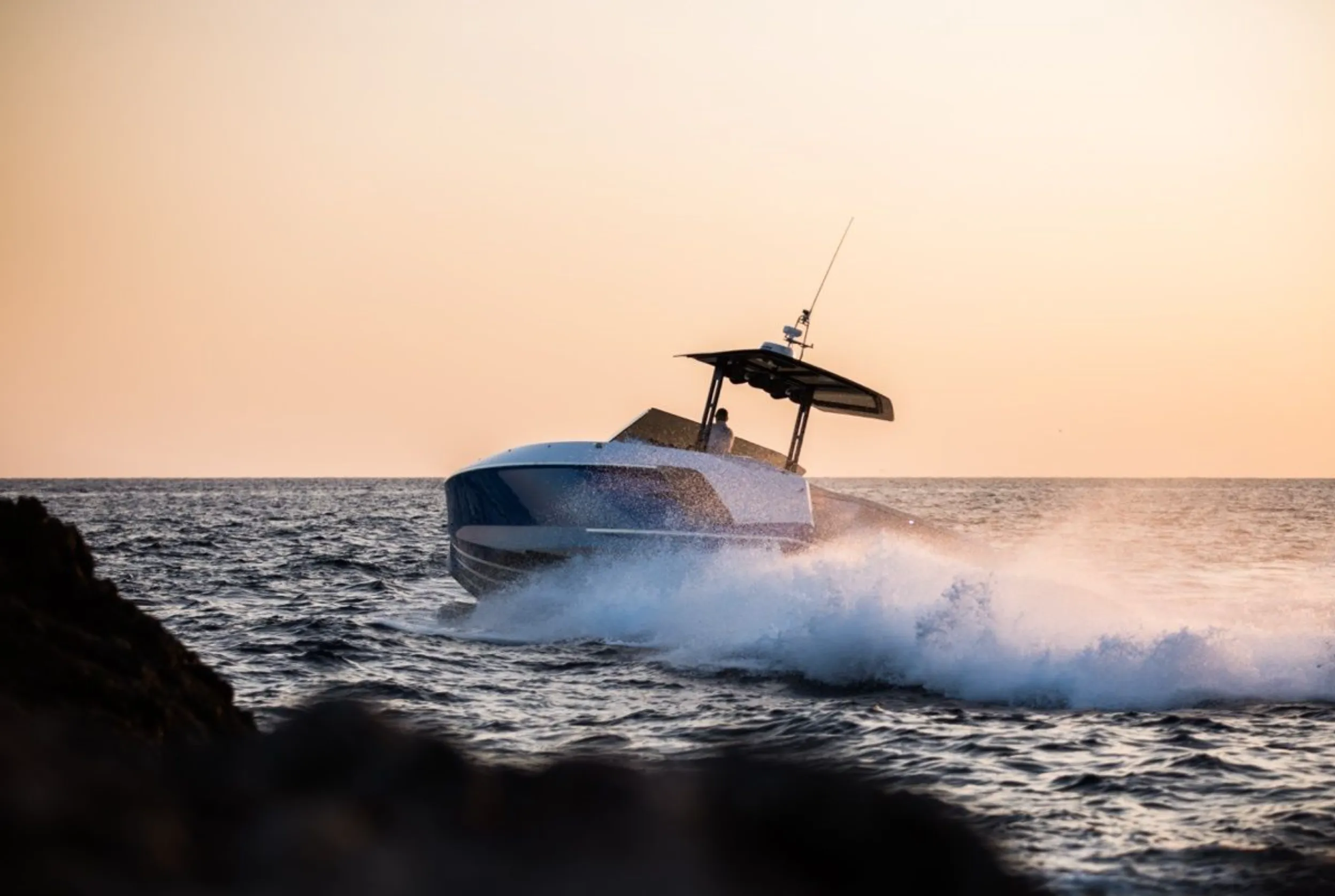 Charter a 13.9m Boat in El Toro