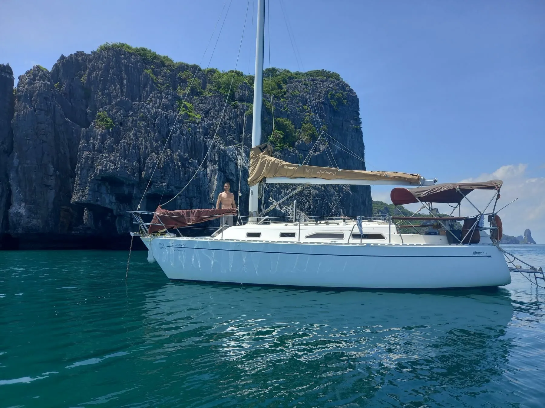9.14m Lipa Noi 2 Cabin Sailing Yacht Hire