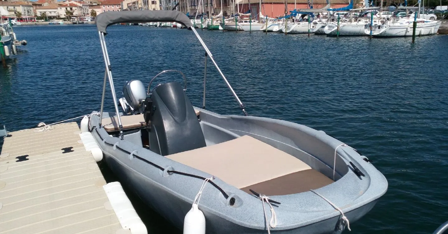 4.5m Cogolin Motor Boat Fun Yak 15 Secu Hire