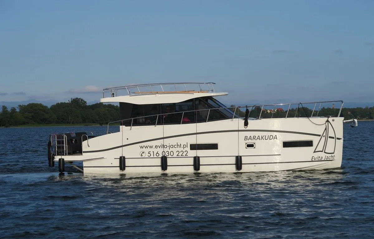 11m Gizycko 4 Cabin House Boat Hire
