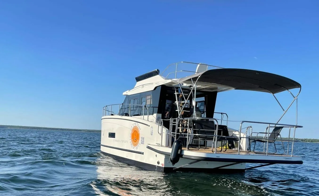 Fleesenqueen One Charter Boat