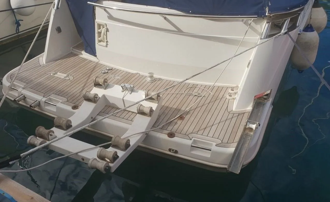 Rent a 11.76m Motor Yacht Galeon 390 in Povedniki