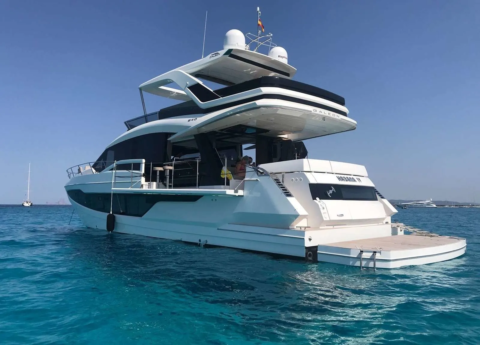 Habana 4 Charter Boat